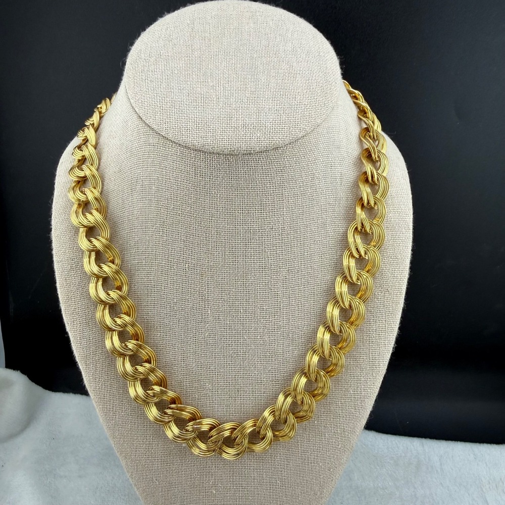Vintage Monet Necklace Gold Tone Ribbed Curb Chain 19in